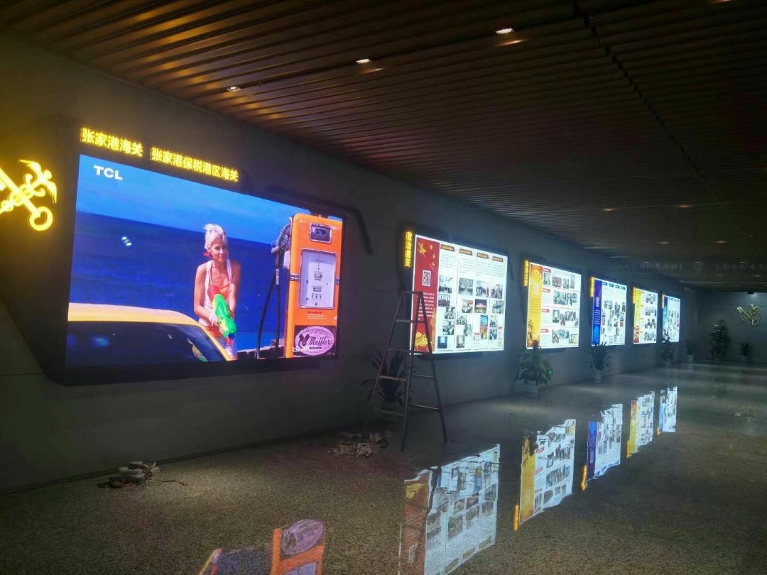 張家港海關(guān)新辦公樓6塊P2.5顯示屏完美點(diǎn)亮！
