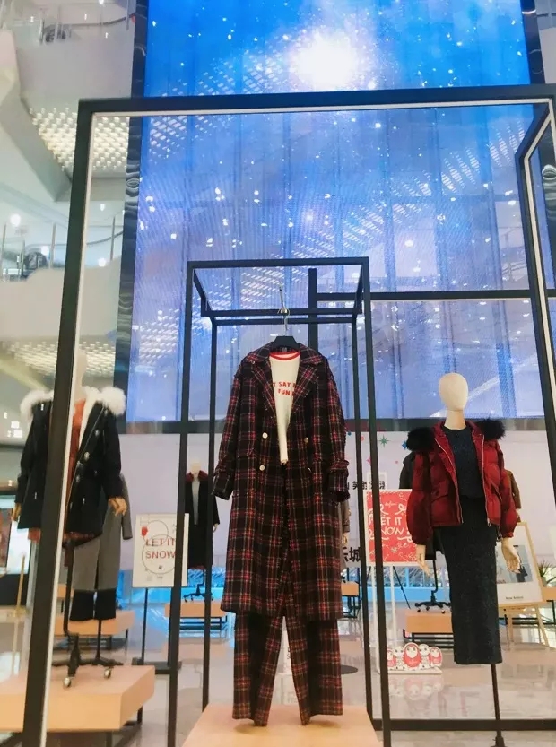這面3層樓高的壹品玉屏，帶火這座16萬㎡購(gòu)物中心的線下營(yíng)銷 7.webp.jpg